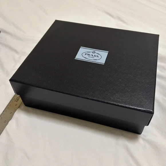 Prada Box - Picture 5 of 5